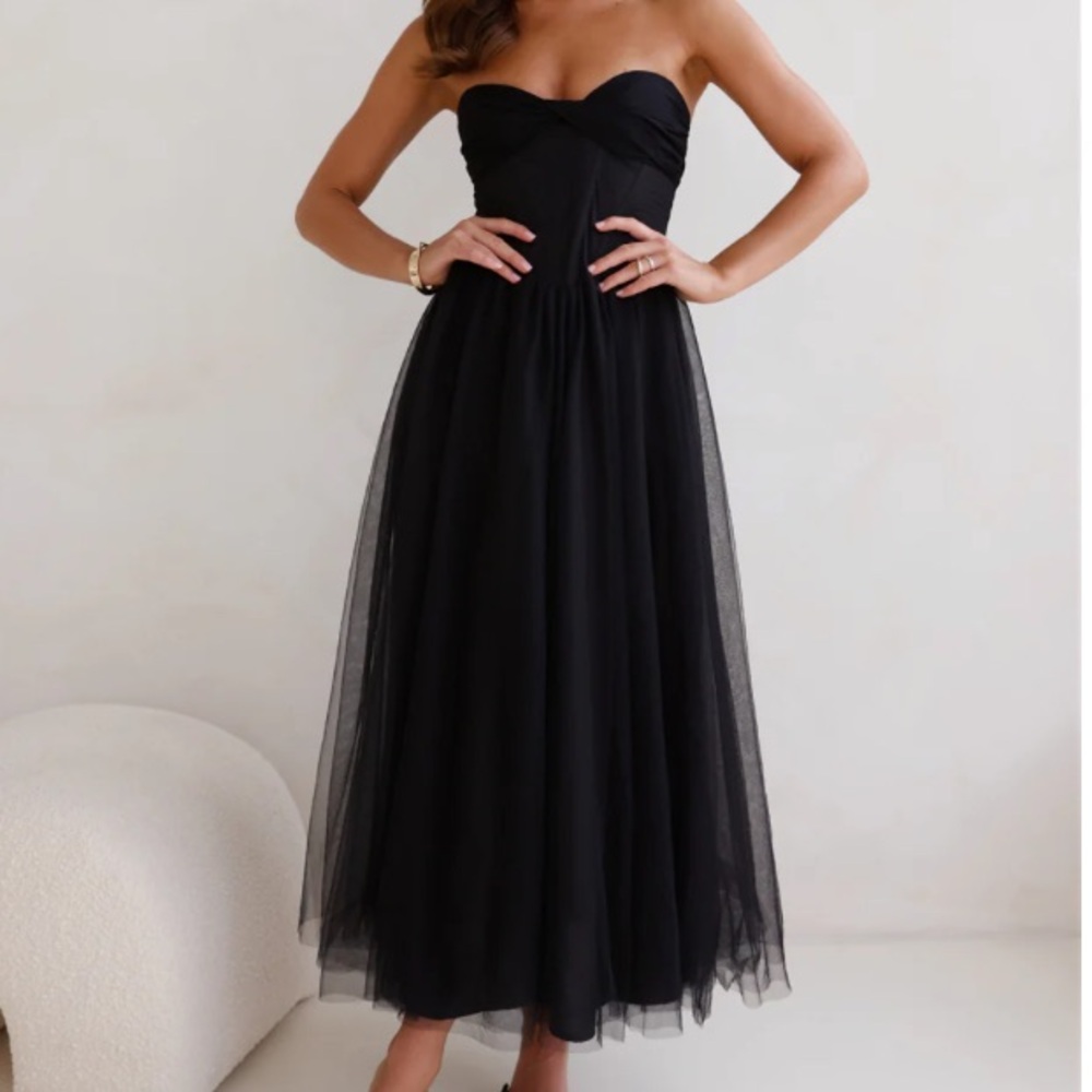 Hello Molly Black Strapless Tulle Midi Dress